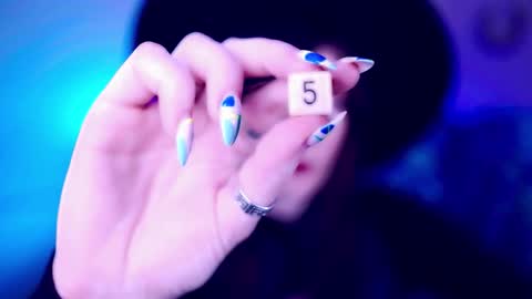 Bella Bondai online show from October 27, 7:08 am