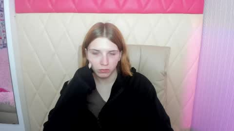 Sophie online show from April 19, 2:34 am