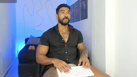 Snapshot of xtipp3r chatting on October 15, 1:56 pm Stipp3r online show from October 15, 1:56 pm