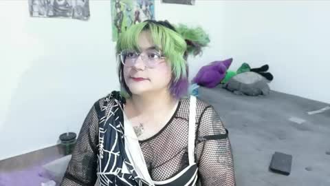 xxgreengoodxx online show from April 19, 8:44 pm