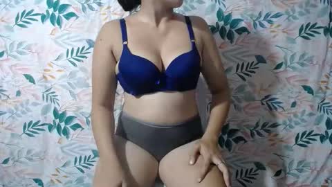 Snapshot of xxhott_ chatting on October 24, 8:04 am xxhott_ online show from October 24, 8:04 am