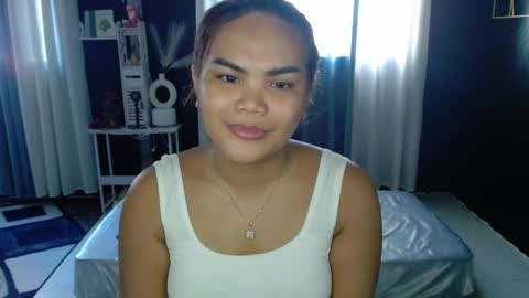 Kylie Smith online show from April 8, 5:32 am