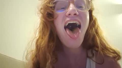 xxmariebliss online show from May 14, 12:47 pm
