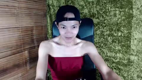 Snapshot of xxskinny_alonzoxx chatting on March 4, 9:43 pm Ali online show from March 4, 9:43 pm