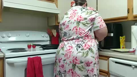 Strawberry Jane online show from January 11, 9:25 pm