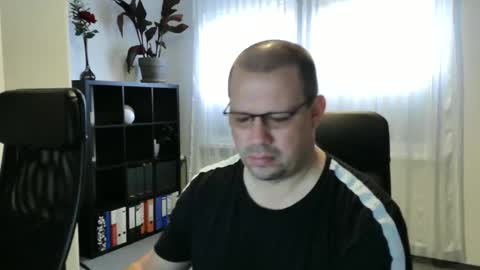 Eddi online show from October 28, 7:42 am