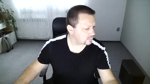 Eddi online show from December 9, 12:19 pm