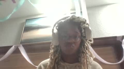 Danielle online show from March 1, 6:17 am