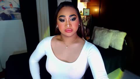 Snapshot of xxxgiganticoliviacummerxxx chatting on December 11, 2:44 pm OLIVIA online show from December 11, 2:44 pm
