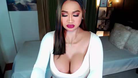 Snapshot of xxxgiganticoliviacummerxxx chatting on January 15, 6:08 pm OLIVIA online show from January 15, 6:08 pm