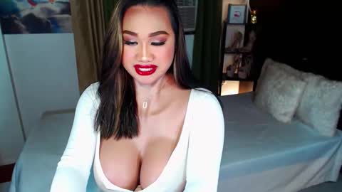Snapshot of xxxgiganticoliviacummerxxx chatting on January 14, 2:11 pm OLIVIA online show from January 14, 2:11 pm