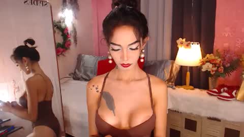 xxxqueenoftransxxx online show from February 17, 5:50 am