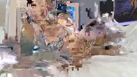 Lil Luna online show from September 19, 1:32 am