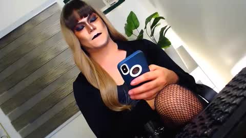 QueenMarina online show from June 11, 12:32 am