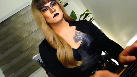 QueenMarina online show from June 12, 11:59 pm