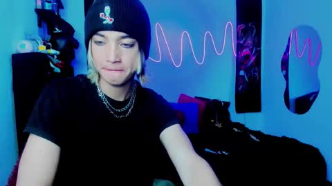 Snapshot of xzerox_ chatting on September 14, 2:03 am xzerox_ online show from September 14, 2:03 am