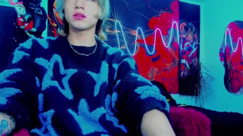 Snapshot of xzerox_ chatting on October 8, 8:20 am xzerox_ online show from October 8, 8:20 am