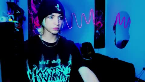 Snapshot of xzerox_ chatting on September 10, 2:34 am xzerox_ online show from September 10, 2:34 am
