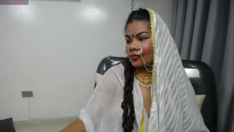 yazhini online show from April 15, 12:52 pm