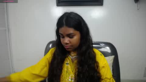 yazhini online show from April 18, 11:56 am