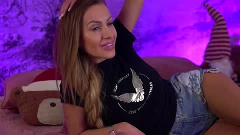 Yamira online show from December 20, 7:43 pm