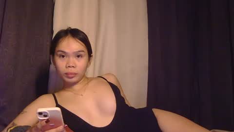 yasminsmith12 online show from December 4, 11:59 pm