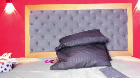 YAYA online show from April 8, 5:32 am