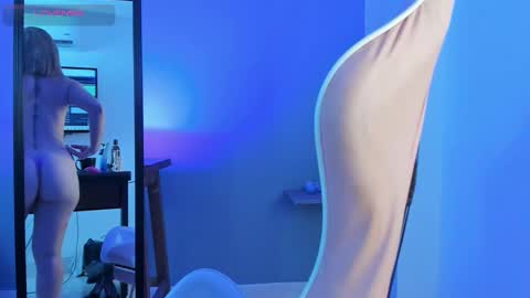 yelena03 online show from March 5, 11:38 pm