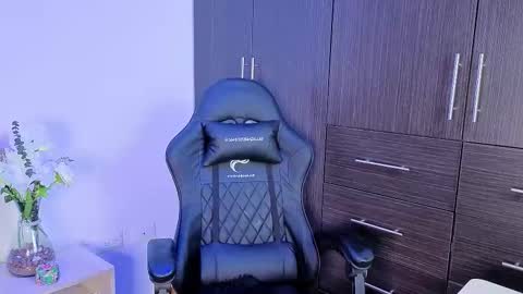 Yeli Amber online show from November 24, 4:55 am