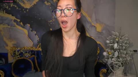 yennstar online show from February 25, 8:56 pm