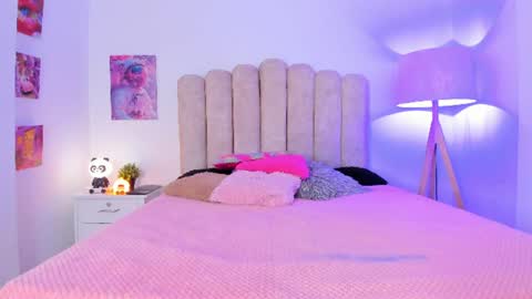 yensy_hott online show from June 22, 6:59 pm