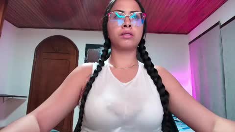yesie_hot2 online show from March 5, 2:14 am