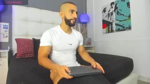 Yiyo online show from October 23, 8:31 pm