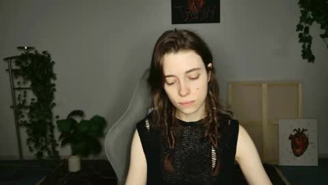 yoka_paradoxxx online show from November 5, 5:09 am