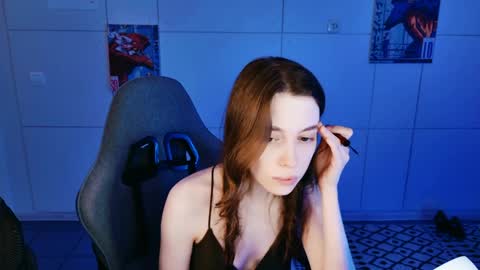 yoka_paradoxxx online show from April 3, 9:27 am