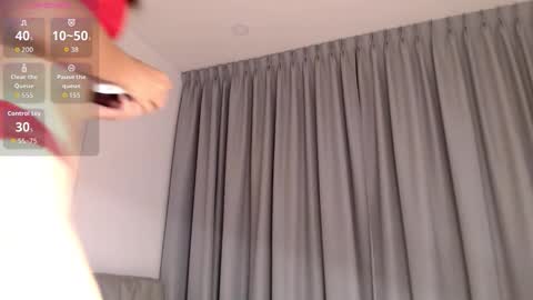 yoonipooni online show from March 11, 2:09 pm