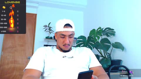Snapshot of yosoy_enzo2020 chatting on January 20, 3:04 am Enzo online show from January 20, 3:04 am