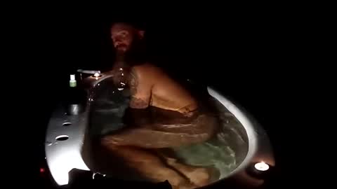 Snapshot of youllfall4me chatting on October 31, 5:30 am youllfall4me online show from October 31, 5:30 am