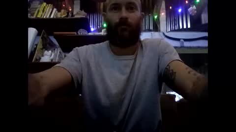 Snapshot of youllfall4me chatting on December 14, 2:22 am youllfall4me online show from December 14, 2:22 am