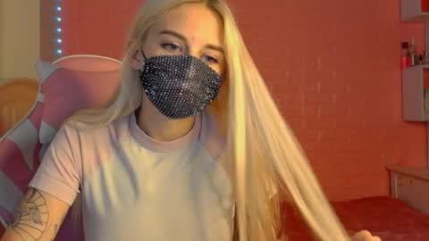 Snapshot of your___barbie chatting on February 24, 10:25 pm Barbie online show from February 24, 10:25 pm