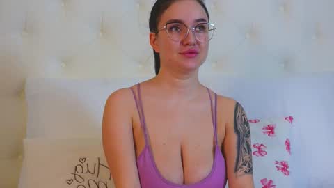 your_bustygirl online show from February 21, 10:02 pm