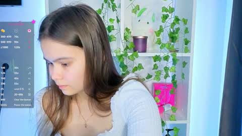 Julia Next stream  online show from March 3, 5:31 pm