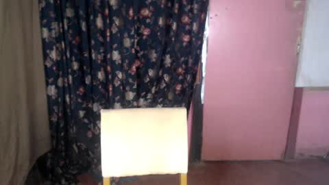 your_cummergirlsluts online show from July 12, 9:45 am