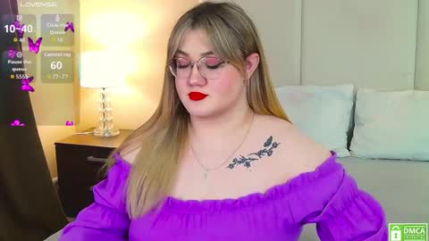 Snapshot of your_dream_nancy chatting on September 22, 1:04 pm Nancy online show from September 22, 1:04 pm