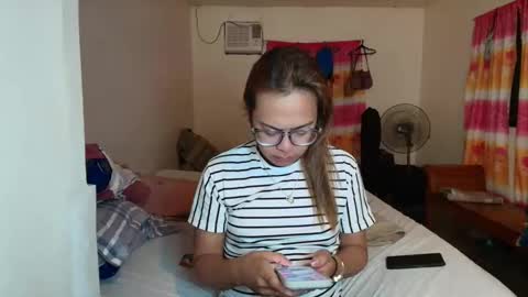 your_dreamgirlxxx69 online show from February 8, 12:30 pm