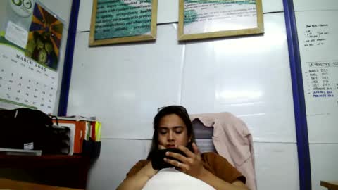 your_dreamgirlxxx69 online show from March 5, 6:23 am