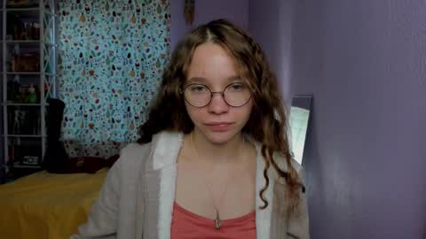 Leslie online show from October 3, 4:32 am