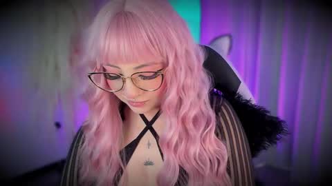 Cami independent model online show from March 5, 1:31 pm