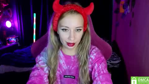 Alice  online show from October 22, 2:04 am