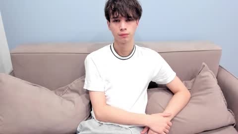 your_shy_guy online show from February 4, 9:08 pm